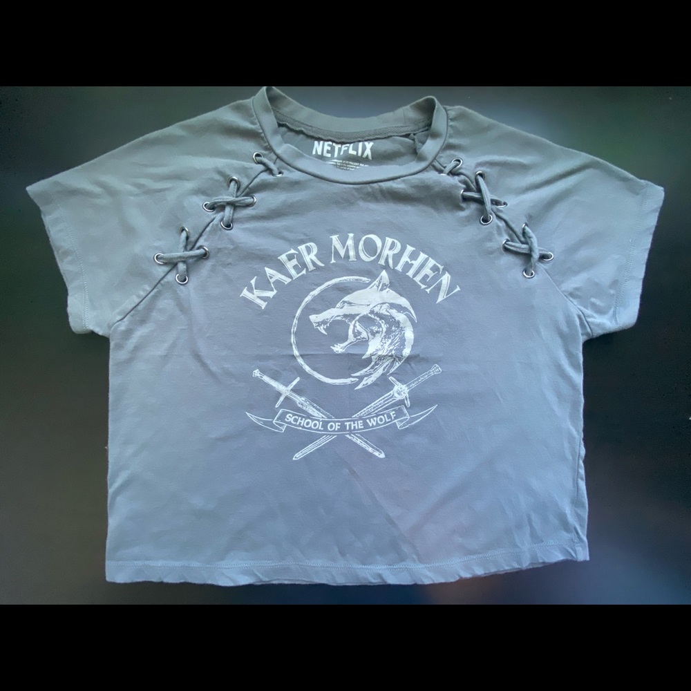 The Witcher Netflix Kaer Morhen T-Shirt, Wolf, Grey, School of the Wolf